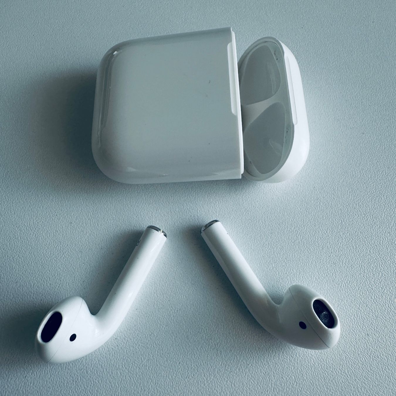 Apple Cuffie: Original Apple AirPods 2 Kopfhörer Wireless Lightning Kabel – Usato da Basel venduto da MY.AIRPODS.SHOP 2