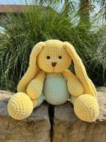 Handgefertigter Kuschelhase