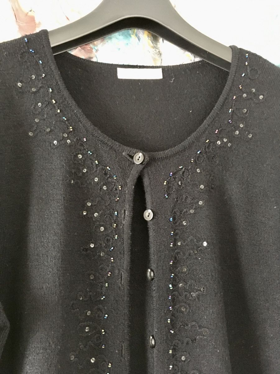 H&M Camicette: Strickjacke Wolle 55%. Grösse 42 - 44 – Usato da Bellinzona venduto da LuganoBoutique 1