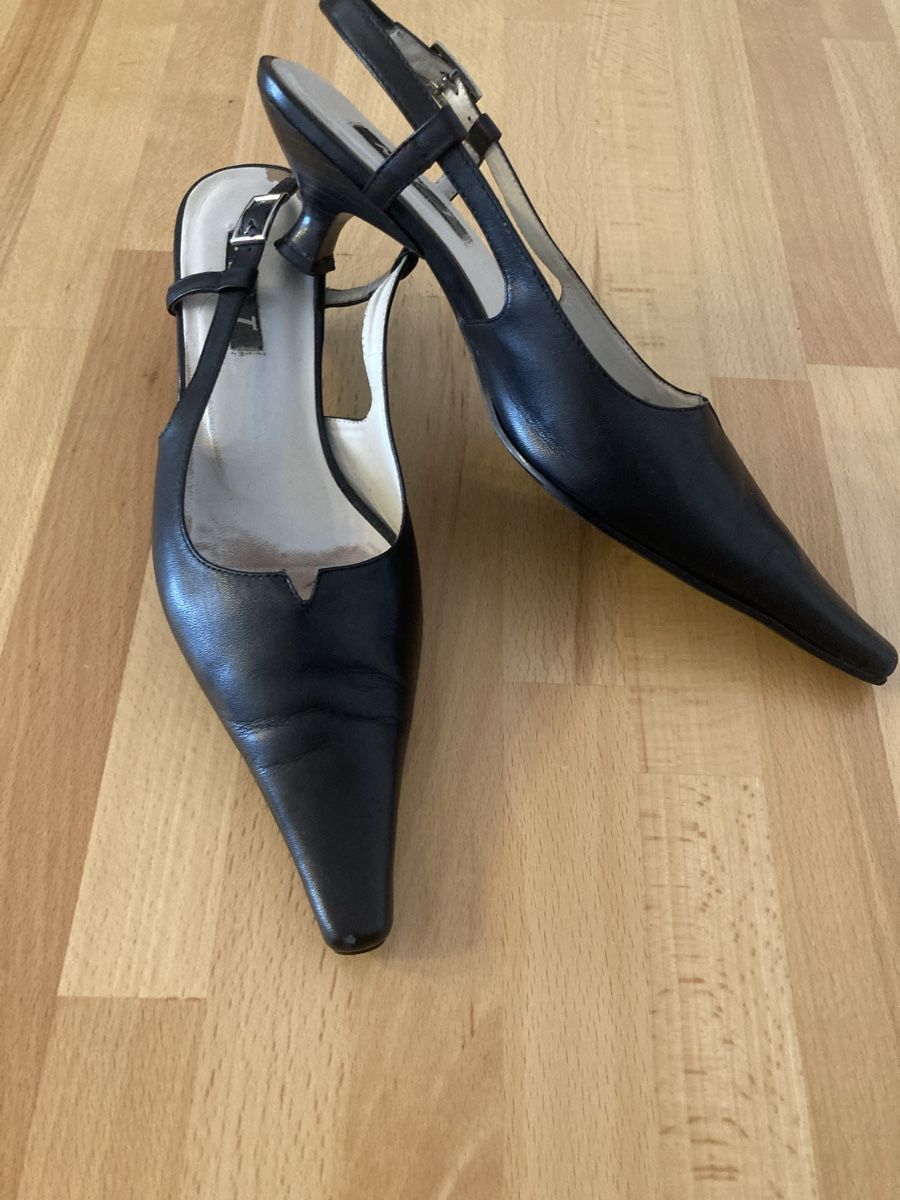 Chaussures femmes: Riemchenpumps, Leder – D'occasion à Fribourg par ren_g8n9 1
