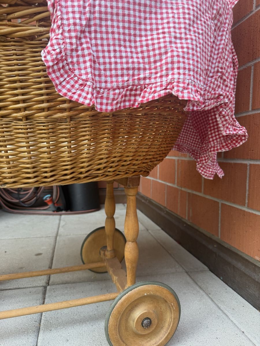 Wiegen & Stubenwagen: Kinderwiege/Stubenwagen (Weidenkorb) – Gebraucht aus Zürich von ksc_qs68 4