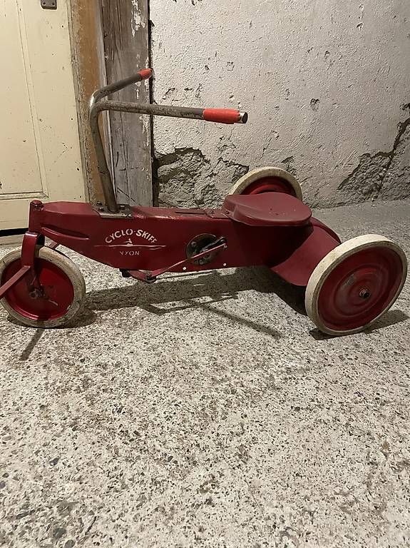 Veicoli per bambini: Cyclo Skiff – Usato da churwalden venduto da rolbir