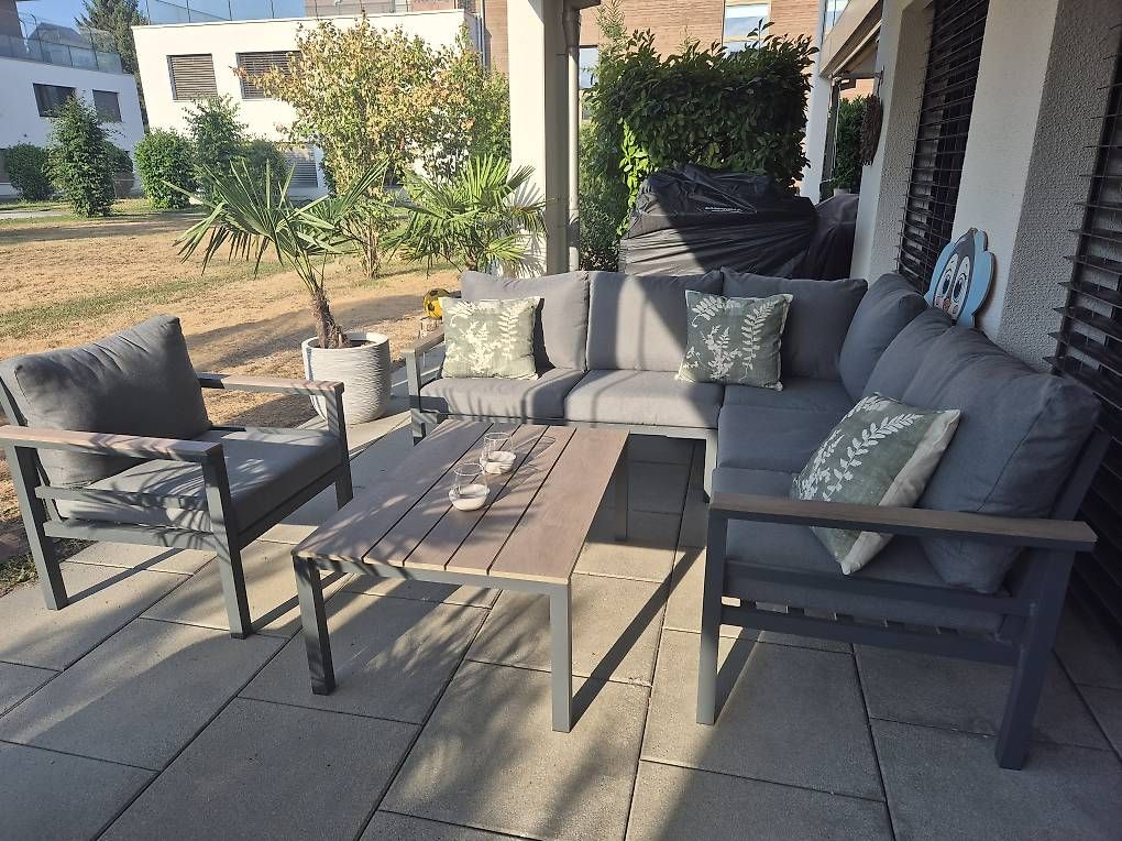 Sofas: Gartenlounge + Tisch – D'occasion à Worben par Ev.Ju93 1