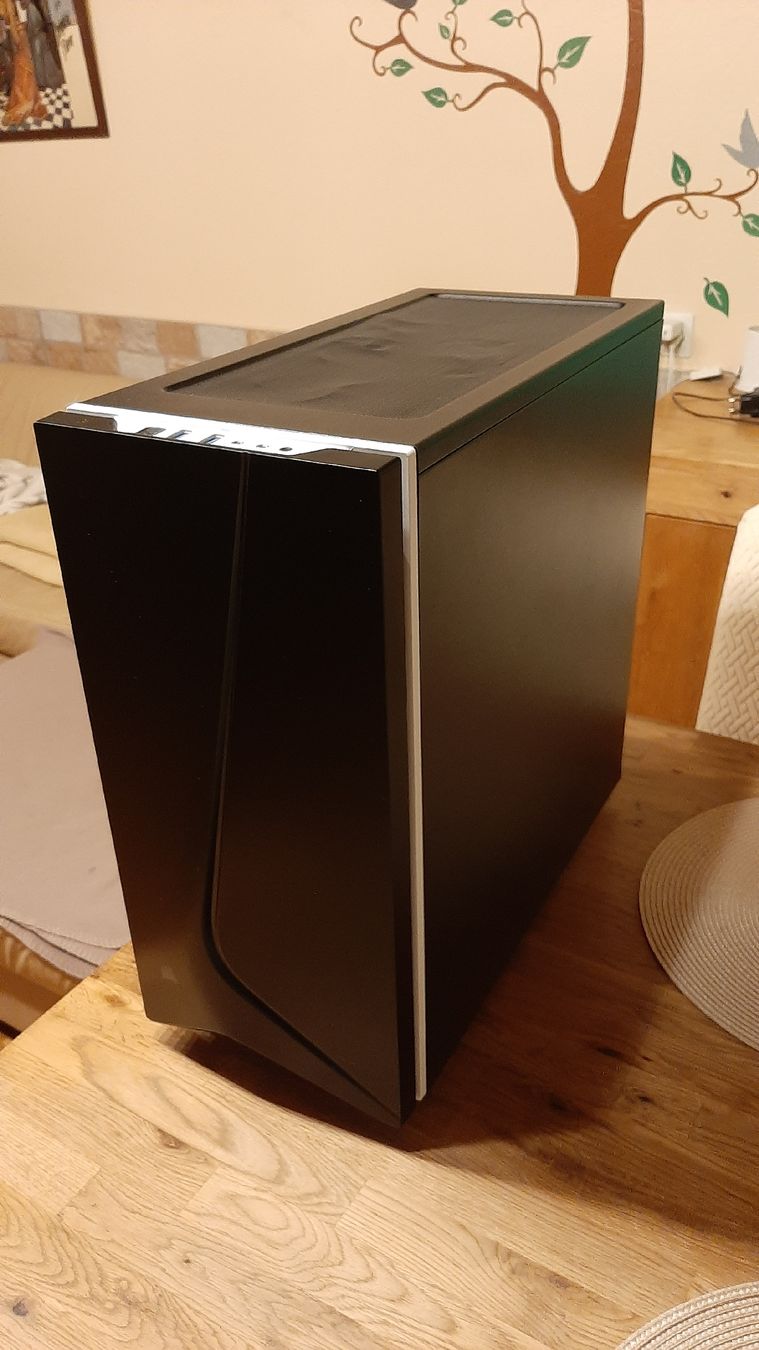 PC: tour d ordinateur Gaming – Usato da Fontenais venduto da Tartampin