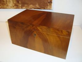antike Biedermeier Schatulle Nussbaumholz furniert