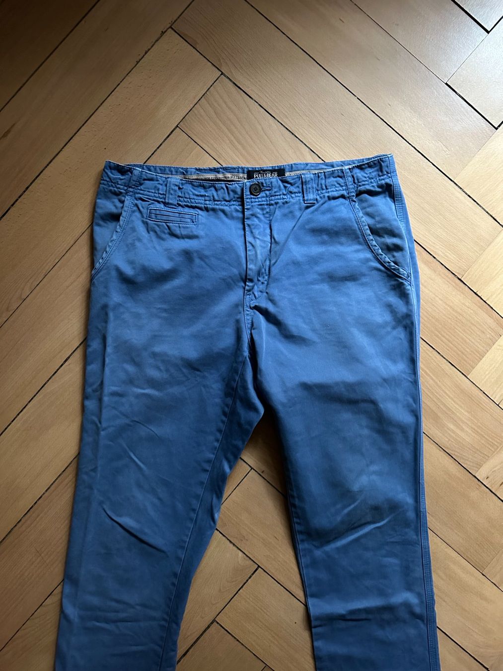 Pantaloni: PULL & BEAR - Chino Hose blau M – Usato da Zürich venduto da Diazaio 1