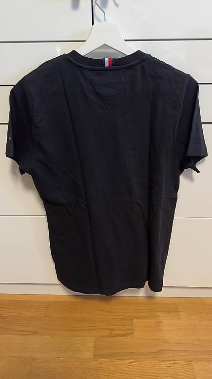 T-shirt: Tommy Hilfiger T-Shirt S – Usato da Romanshorn venduto da cedoo8590 1