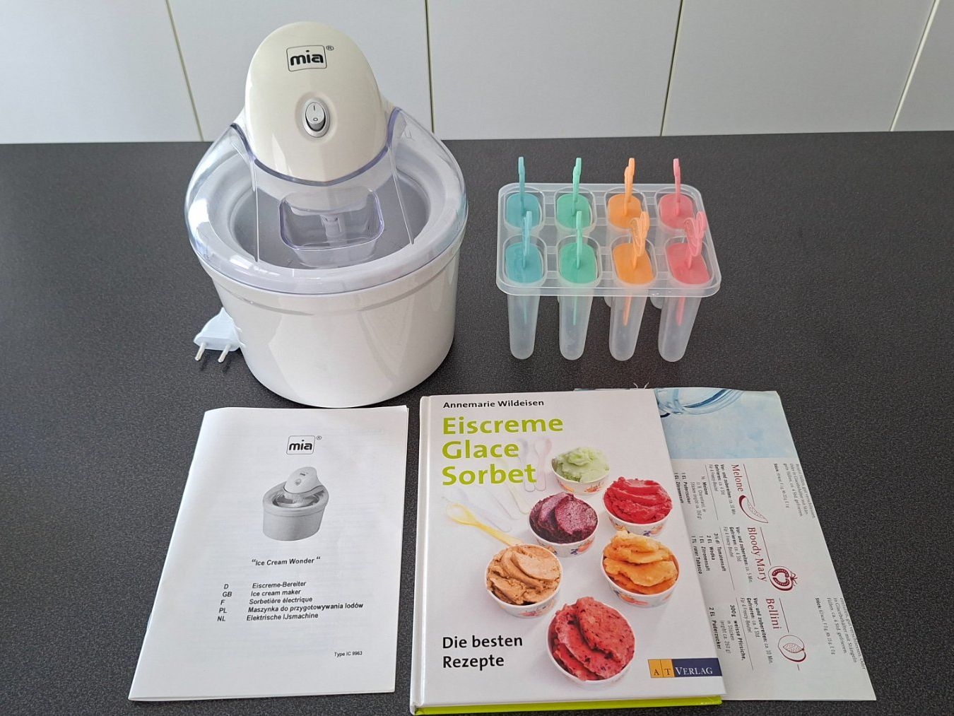 Elettrodomestici da cucina: MIA Eiscreme Maker IC 9963 mit div.Zubehör – Usato da Gattikon venduto da jeansgli