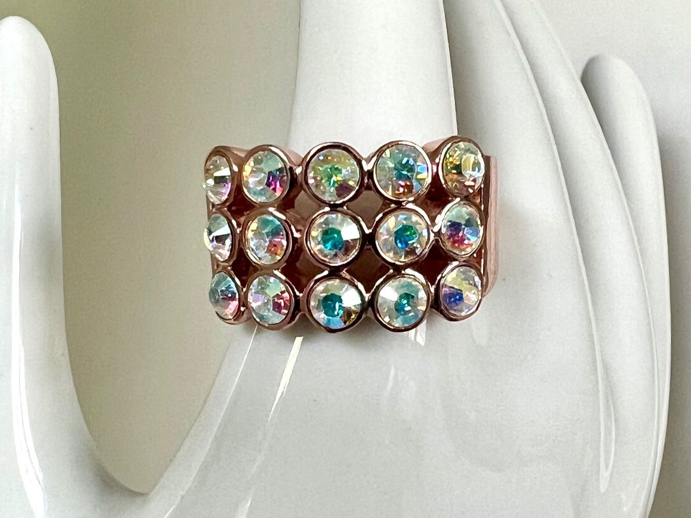 Anelli: Cocktail Ring roségold mit Aurora Borealis Kristallen – Usato da Ruswil venduto da artbyhand 3
