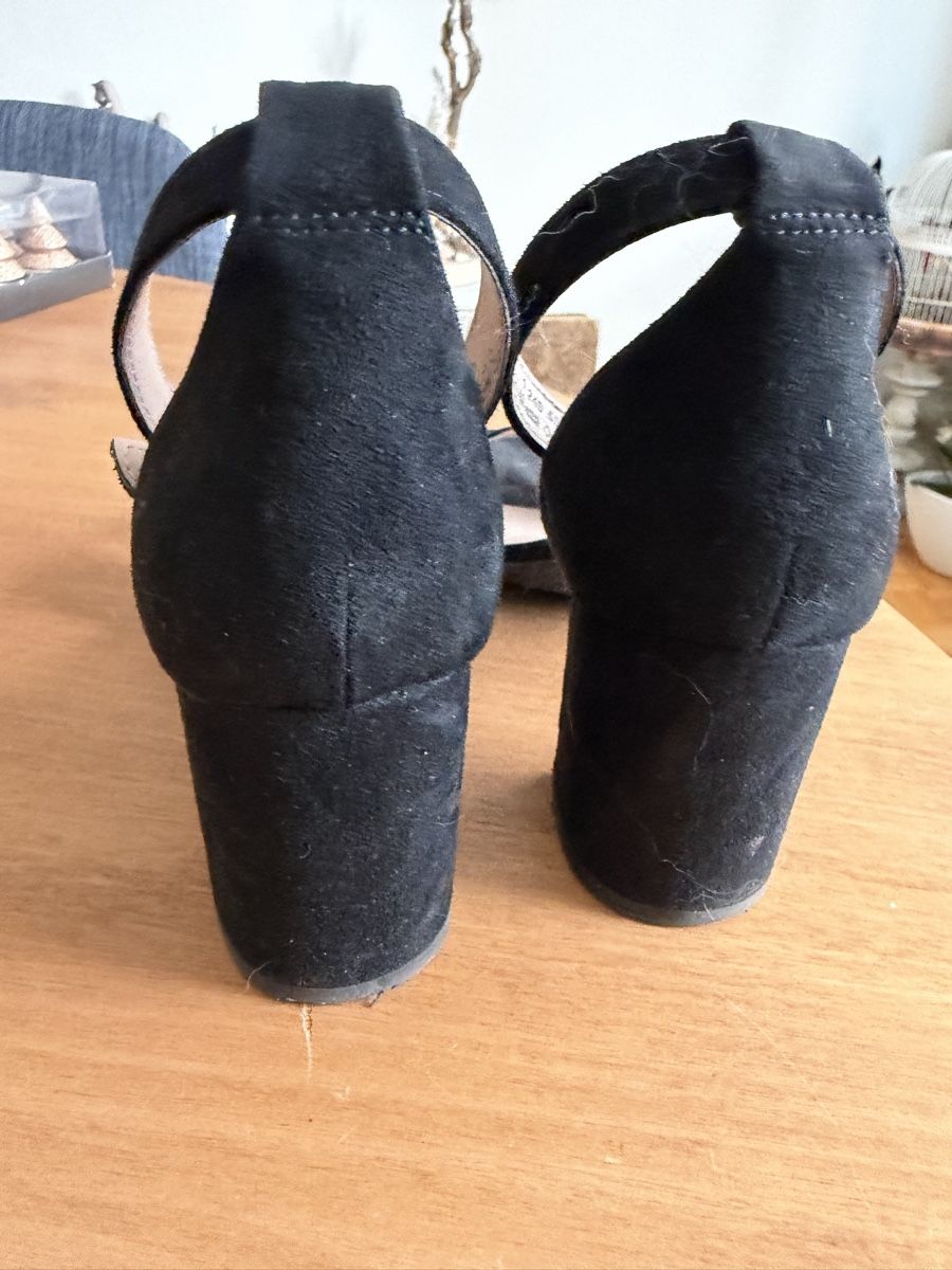 Scarpe da donna: Sandales taille 37 – Nuovo (secondo la descrizione) da Dombresson venduto da feline_ne 2