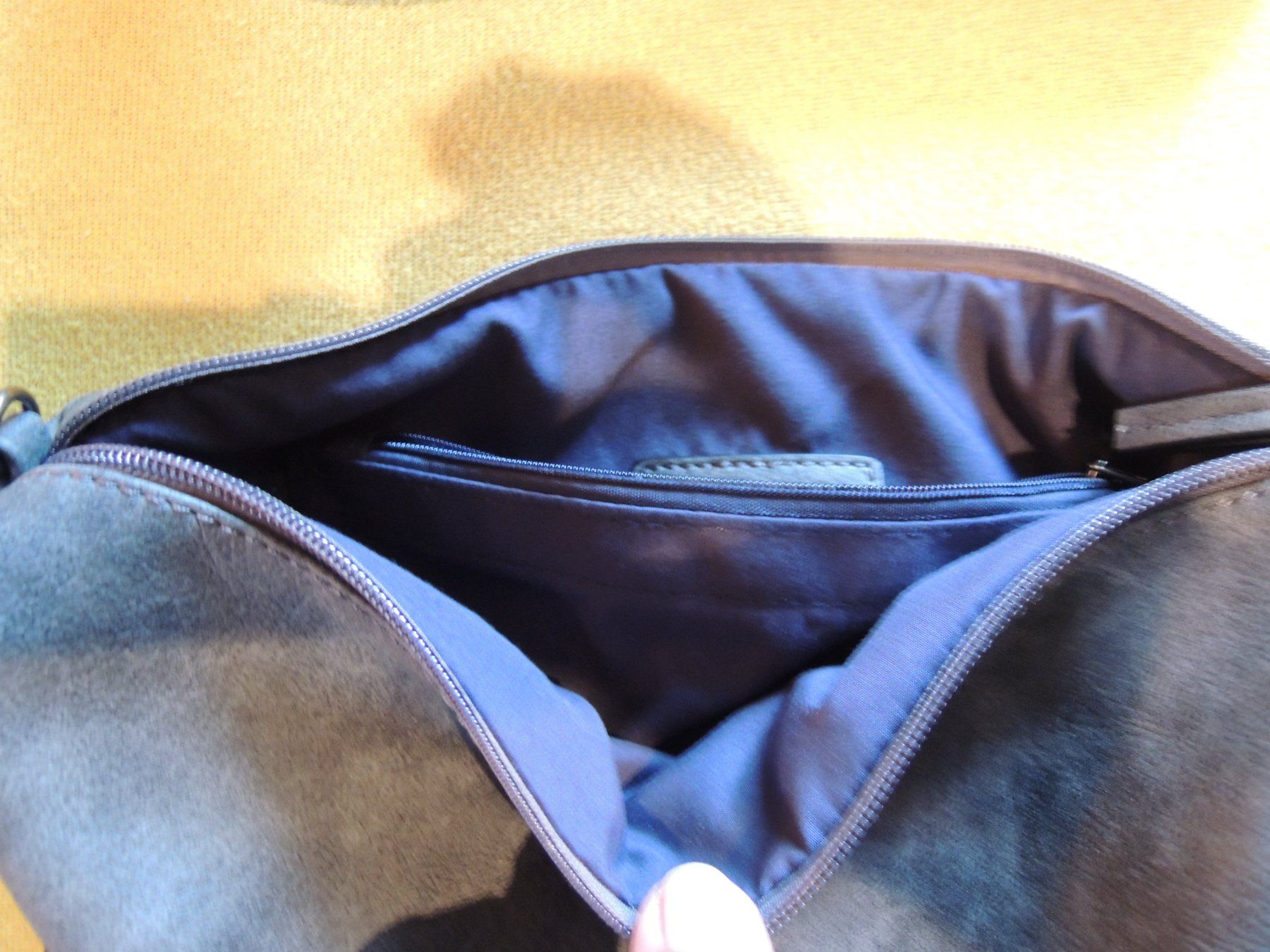 Taschen für Damen: Zwei Damentaschen "NEU" – Neu (gemäss Beschreibung) aus Uznach von rut_xrx5 3