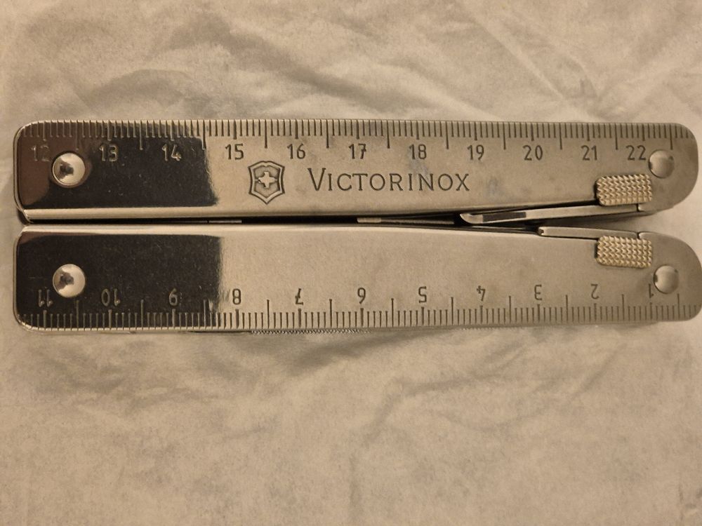 Sammelmesser Multitool (Neu und originalverpackt) in Alchenstorf für ...