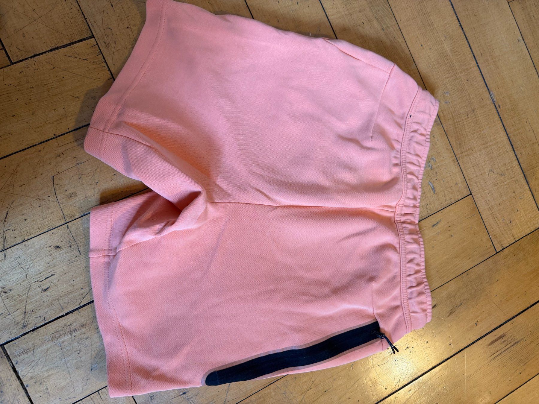 Pantalons: Short Nike rose – D'occasion à Genève par rij_7zrr 3