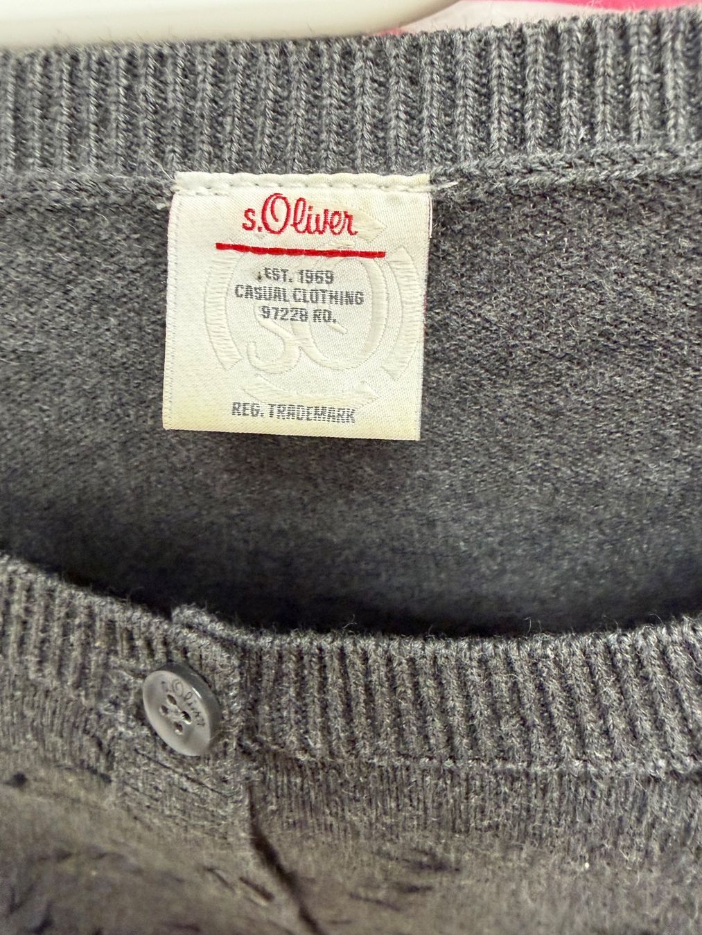 S.Oliver Giacche & Cappotti: s.Oliver Cardigan, grau mit Muster, Grösse – Usato da Uitikon Waldegg venduto da SanjaR 2