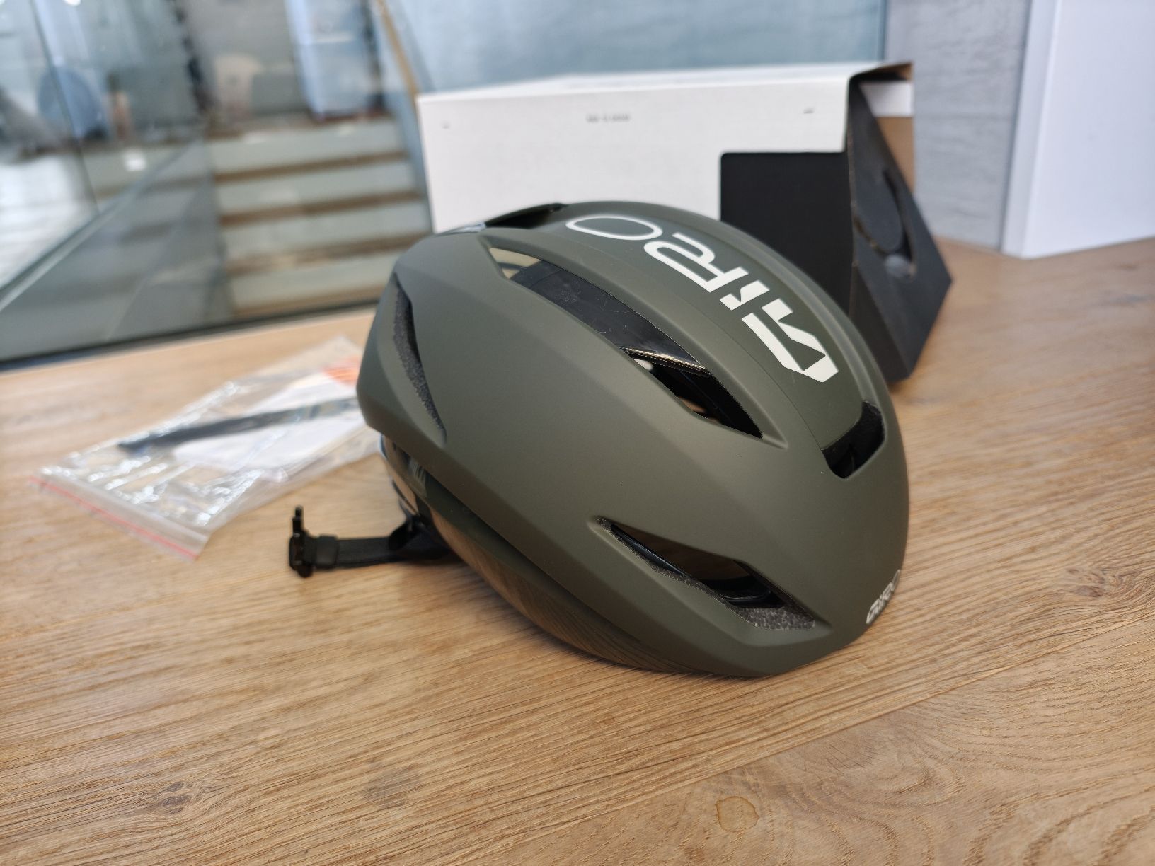 Giro Helme: Giro Eclipse Pro Spherical Matt dark sage Grösse M – Gebraucht aus Bachenbülach von Food4Thought