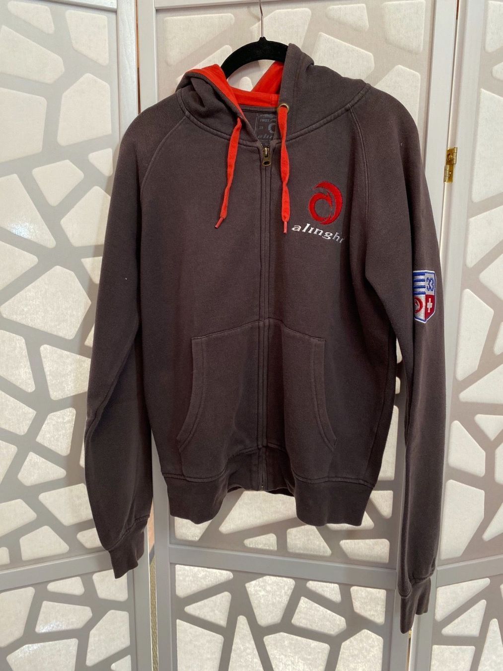 Gilets & Westen: Un beau sweat ALINGHI. XS – Gebraucht aus Grund b. Gstaad von PlageNeige