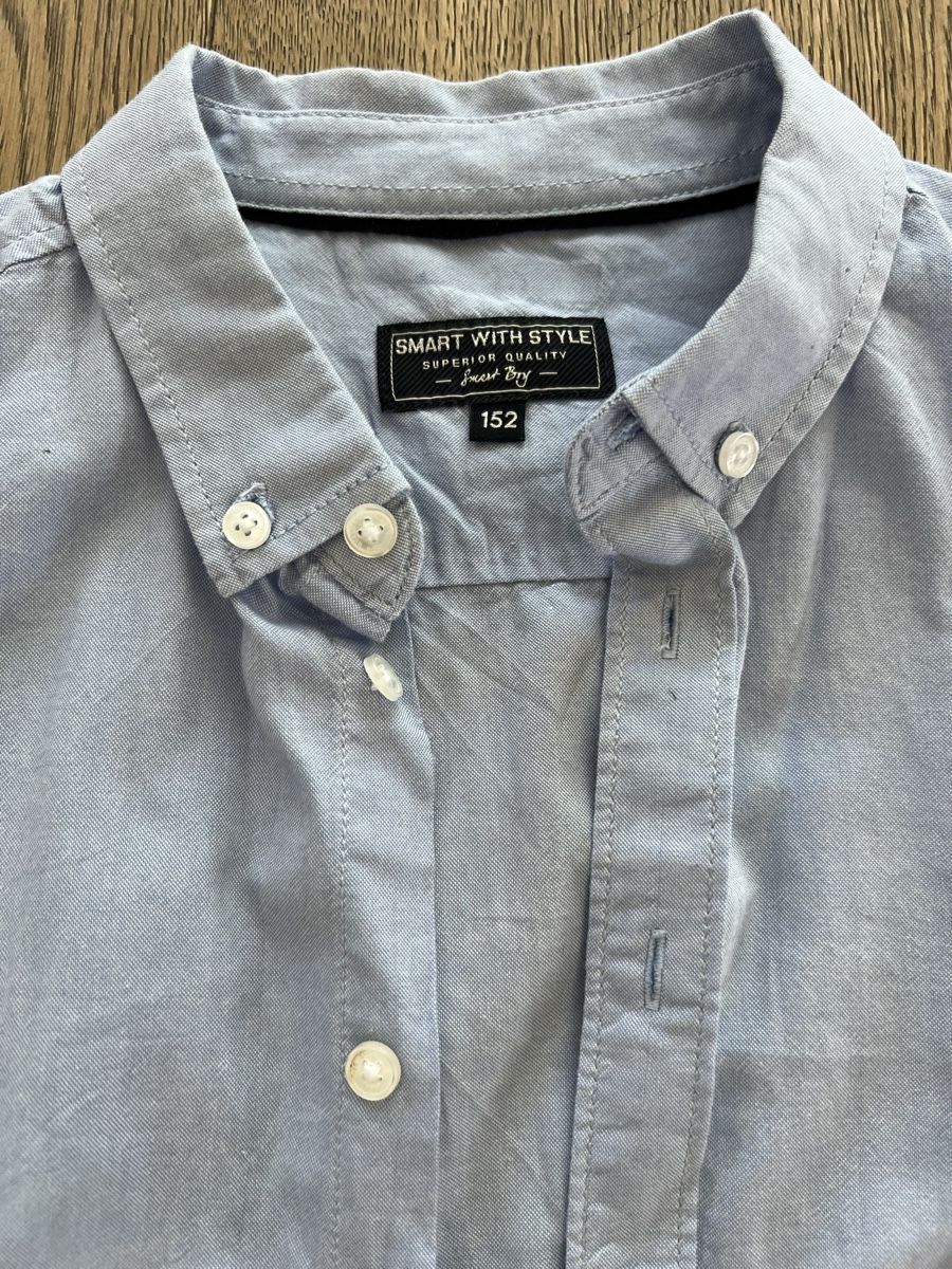 C&A Camicie, T-shirt & Polo: Hellblaues Hemd in Grösse 152 – Nuovo (secondo la descrizione) da Schenkon venduto da NCB77 1