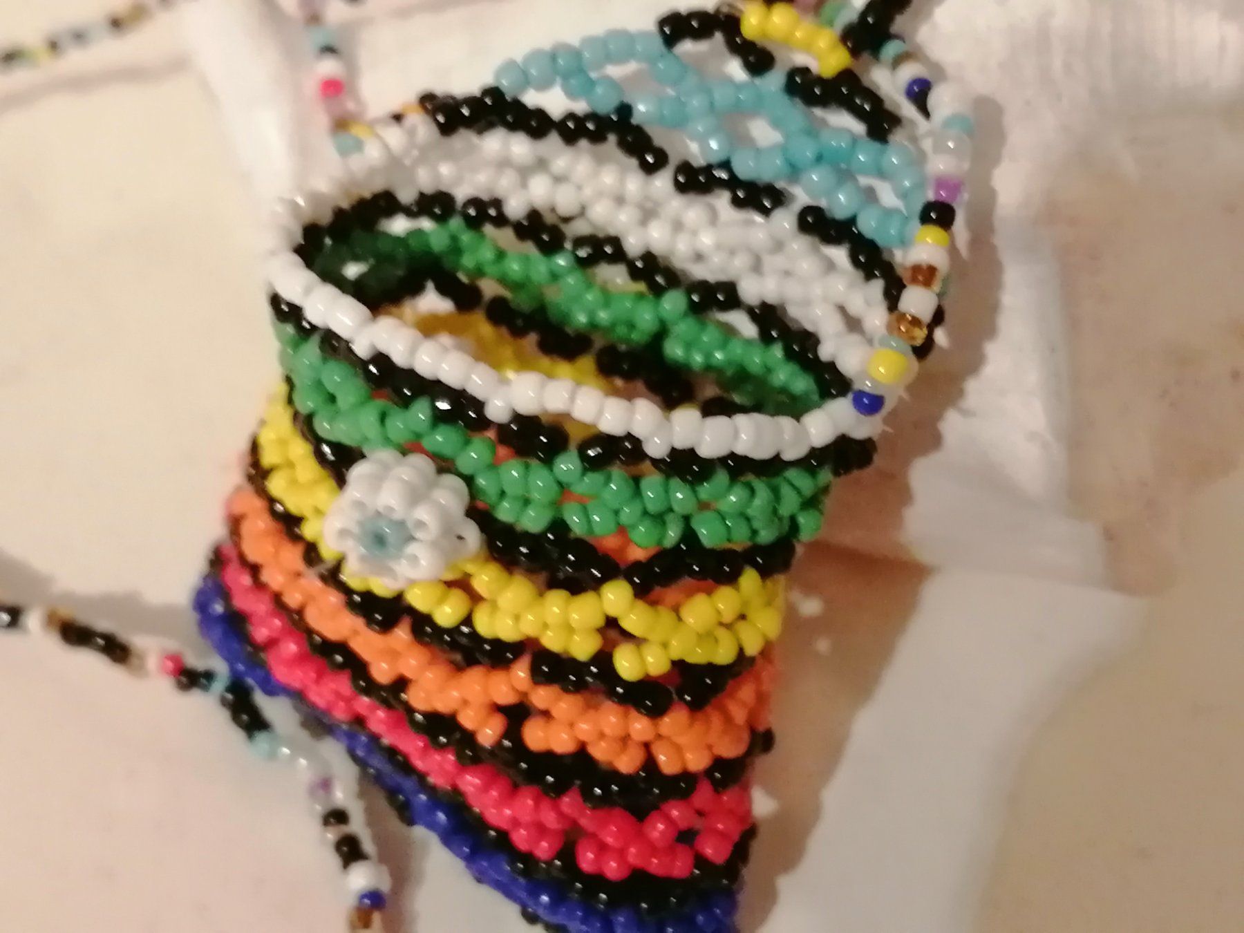 Catenine: Rocalliersperlen Kette mit Täschchen – Usato da Nunningen venduto da mochflo 2