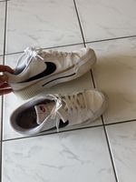 Nike Turnschuhe weiss Grösse 42 guter Zustand