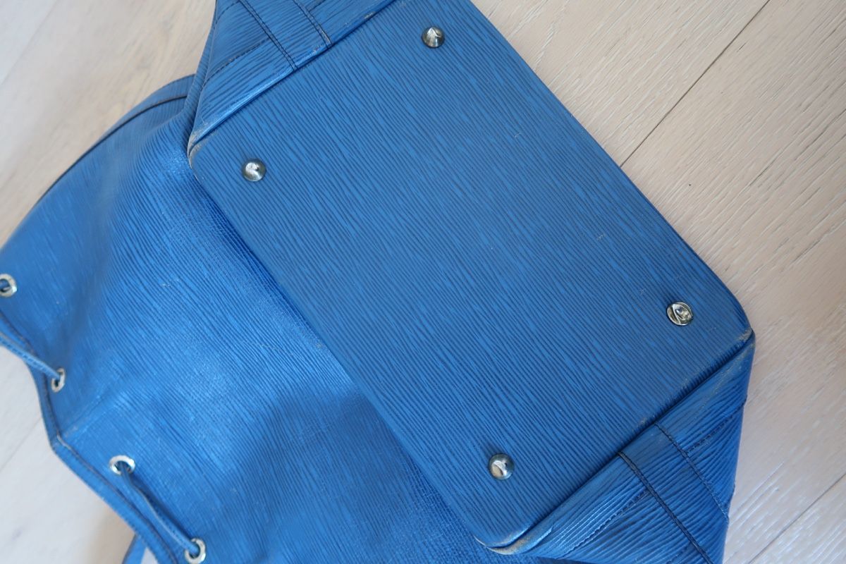 Louis Vuitton Sonstige Kleidung & Accessoires: Sac seau Louis Vuitton Epi bleu – Gebraucht aus Champlan von Cjayretro 7