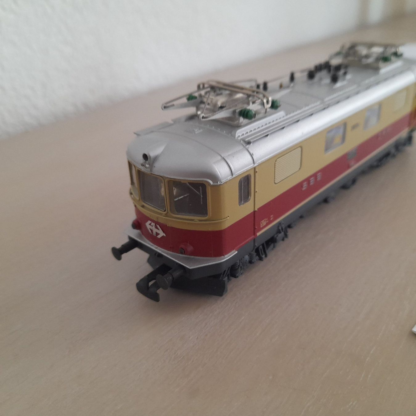 Märklin Modellini di ferrovie: Locomotive CFF Re 4/4 TEE – Usato da Auvernier venduto da gandalf08 1