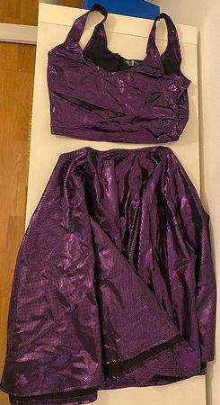 Violettes Glitzer Outfit - Perfekt für Festivals