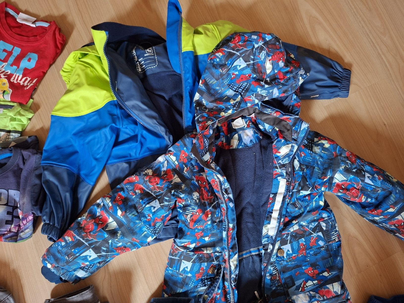 Lotti & Set di vestiti: Kleiderpaket 110/116 – Usato da Leutwil venduto da Sgugerli 1