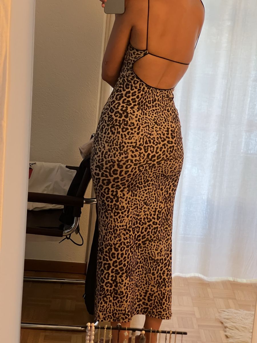 Bershka Vestiti: Bershka Kleid Leo Muster Grösse M – Usato da Zürich venduto da sop_xbd7 2