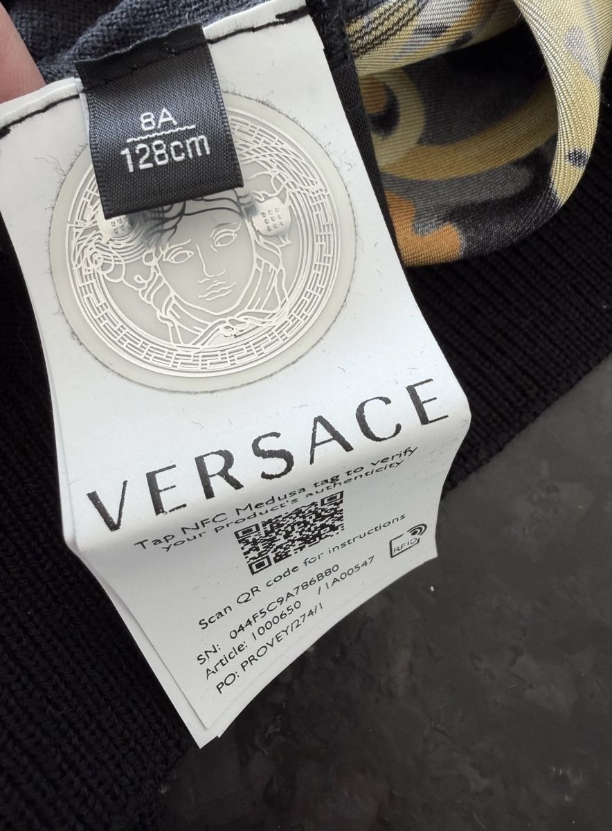Versace Anzüge: Versace suit girl  – Gebraucht aus Lausanne von Loyal_8 7