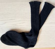 Gestrickte Herrensportsocken  extra lang Gr  44/45  schwarz