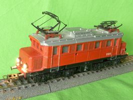 DB E44 Märklin 3011 von 1967 antik und Gehäuse rot umgemalt