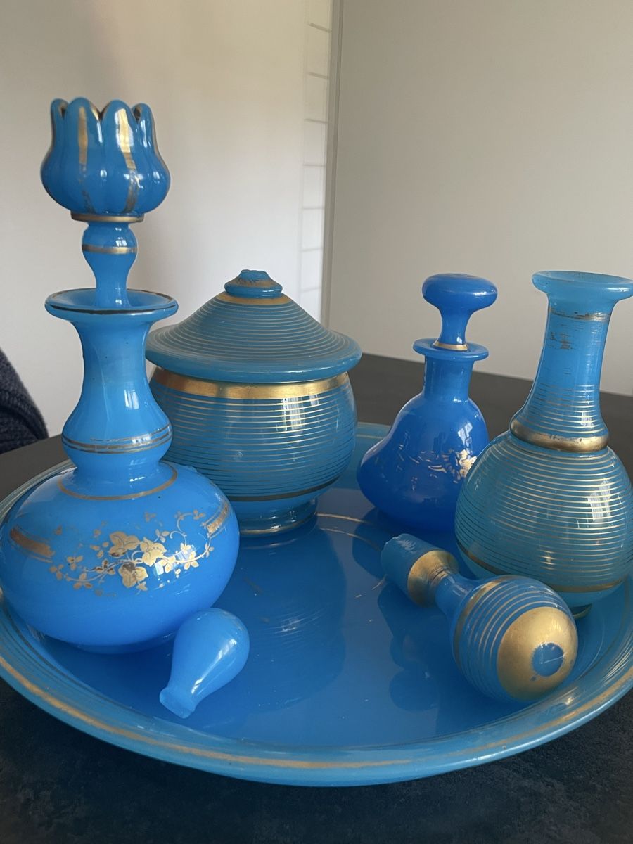Tutte le decorazioni: Opaline bleue ancienne – collection – Usato da Fribourg venduto da sehrazad1212