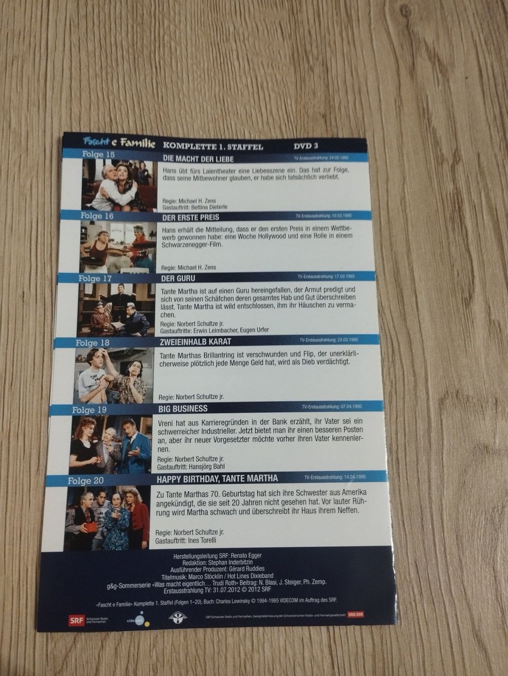 Tutti i DVDs: Fascht e familie Komplette Staffel 1 – Usato da Steffisburg venduto da AutoFiat 4