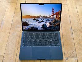 Apple MacBook Air 2025, 13.6", M4, 24 GB RAM, 512 GB SSD