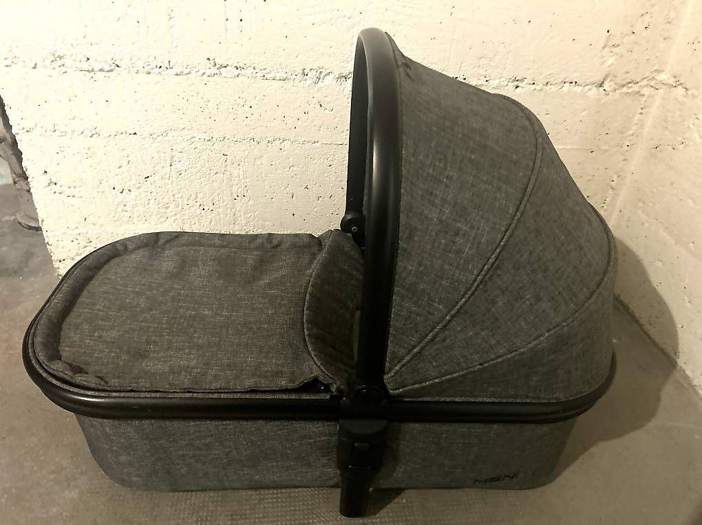 Kinderwagen: Passo Poussette combinée avec nacelle – Gebraucht aus Prilly von cyb_qs5z