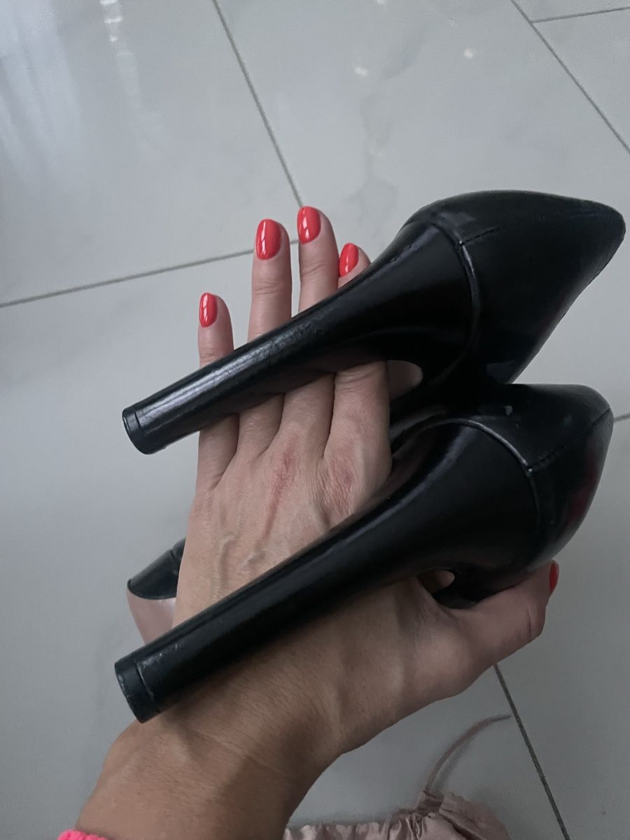Prada Scarpe da donna: Gr.39,5 klassische Prada Schuhe mit Plateau – Usato da Au ZH venduto da Daiga