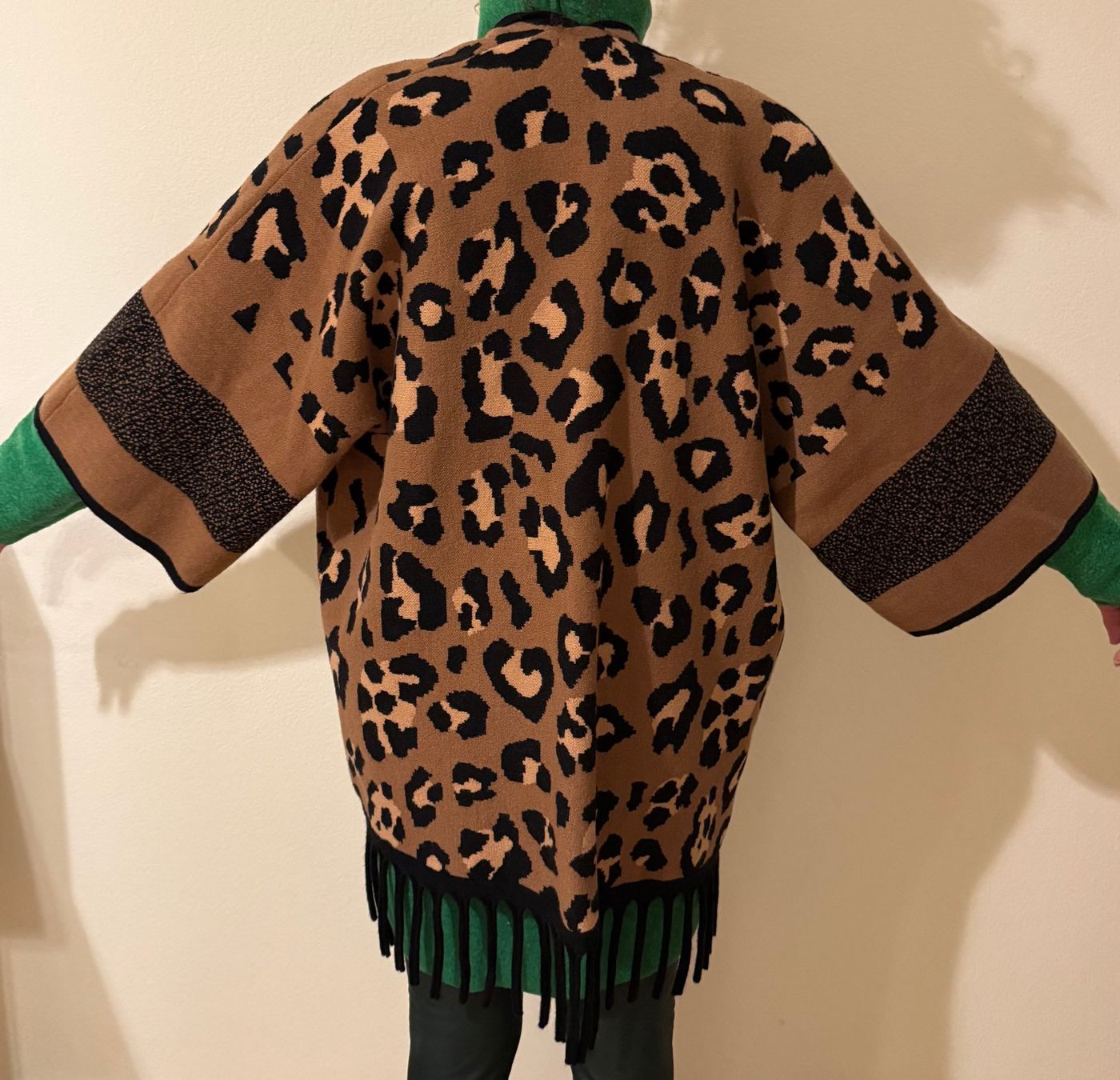 Altro in Moda donna: Leoparden Poncho mit Fransen, Onesize – Usato da Dübendorf venduto da Platino1 1