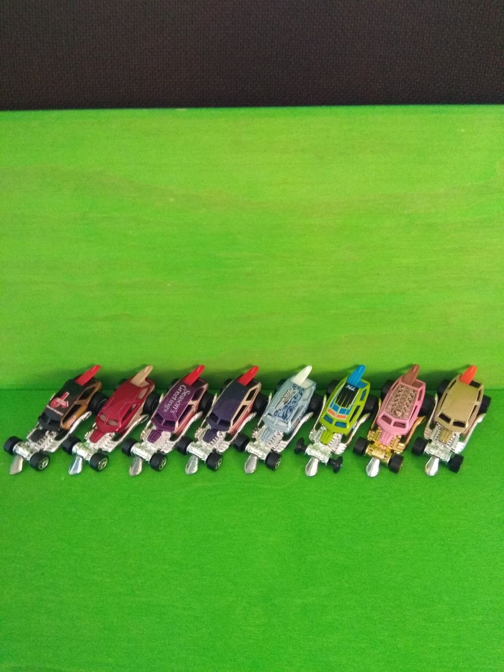 Hot Wheels Modellini d'auto: Hot wheels Surf CRATE lot – Nuovo e nell'imballaggio originale da Villars-sur-Glâne venduto da dadj01