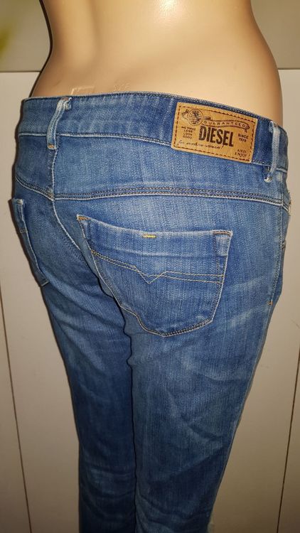 Jean Diesel - Taille 28 (US) - Coupe Droite (Straight Leg) - Décoloration Bleue - Occasion En Très Bon état