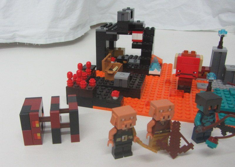 Lego Kit di costruzioni: LEGO Minecraft 21185 " The Nether Bastion " – Usato da Kreuzlingen venduto da Han-Solo-68 8