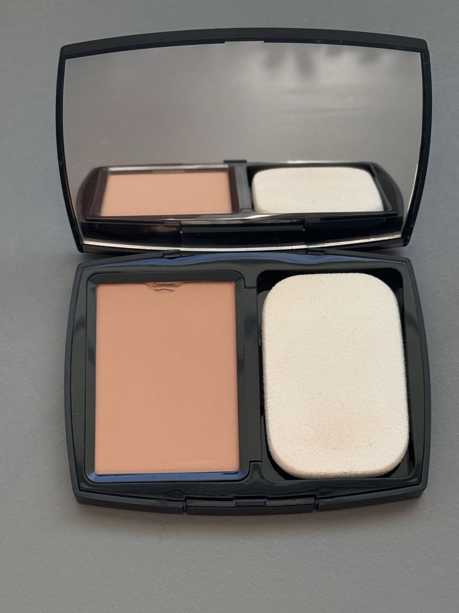 Chanel Make-up: Chanel - Fond Teint Compact  - B50 – Nuovo (secondo la descrizione) da La Sarraz venduto da Marina213