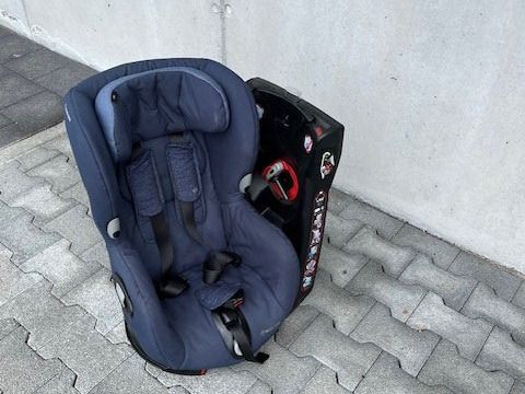 Kindersitz drehbar (Maxi Cosi Axiss) | Kaufen auf Ricardo