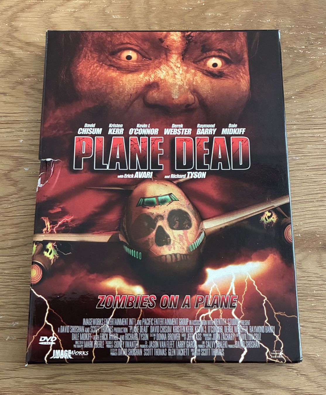 Tutti i DVDs: Plane Dead: Zombies on a Plane / DVD Hartbox – Usato da Bern venduto da RageMM87