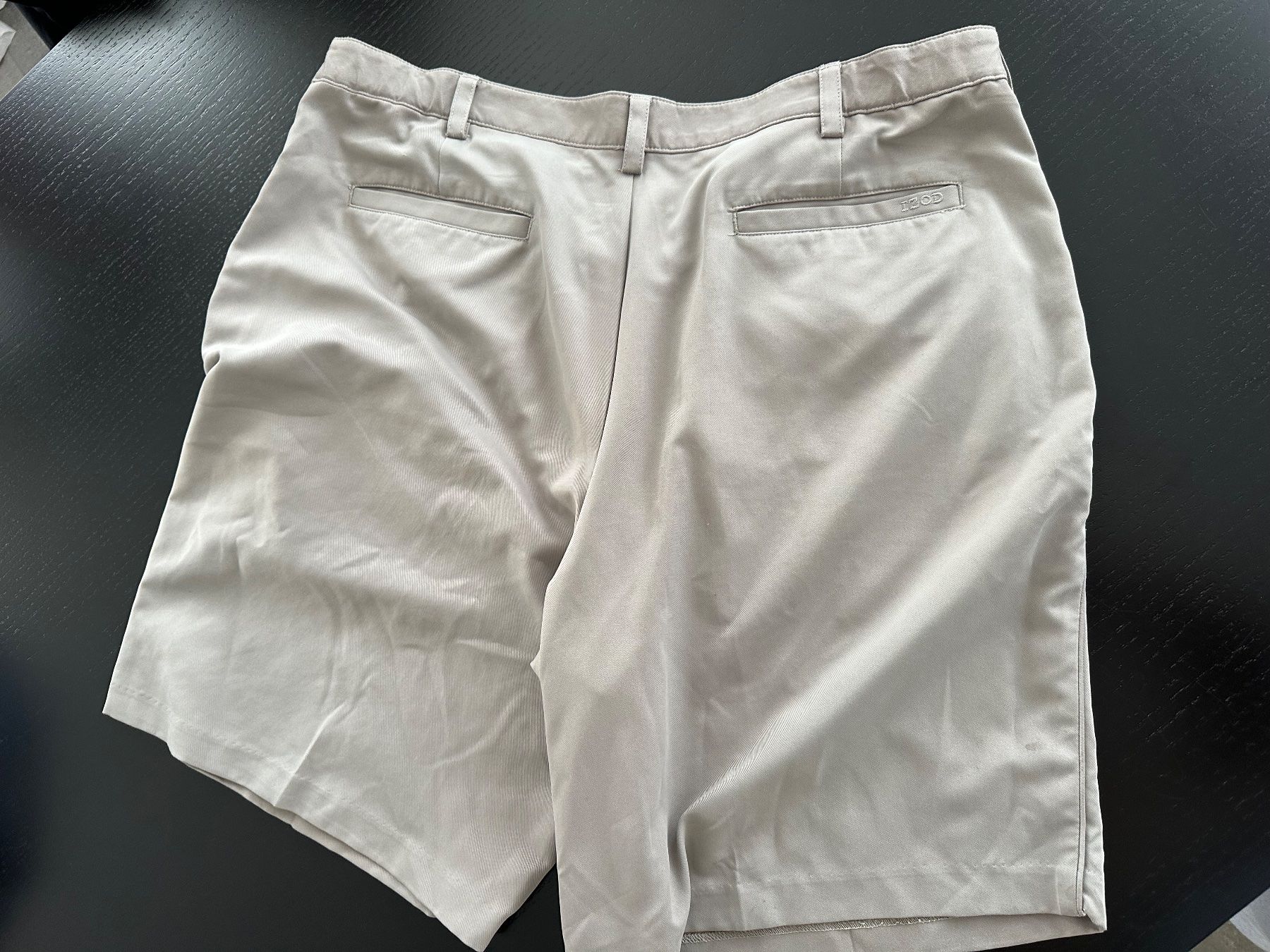 Pantaloni: Izod Golfhose – Usato da Rotkreuz venduto da ang_s7kc