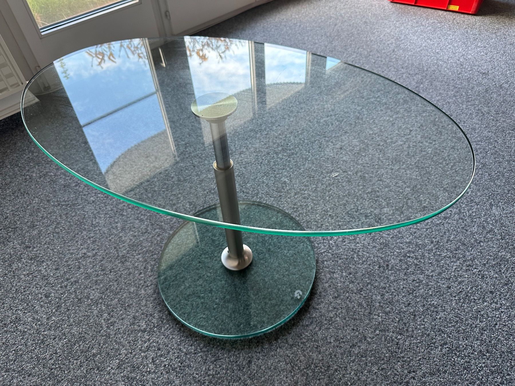 Tische: Ovaler Salontisch – Gebraucht aus Mauren von SB1606