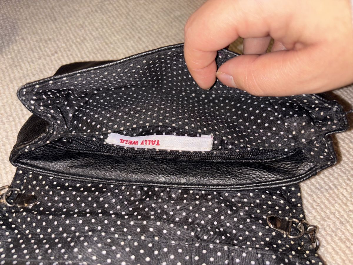 Borse da donna: kleine Tasche schwarz – Usato da Fislisbach venduto da secondhandF 2