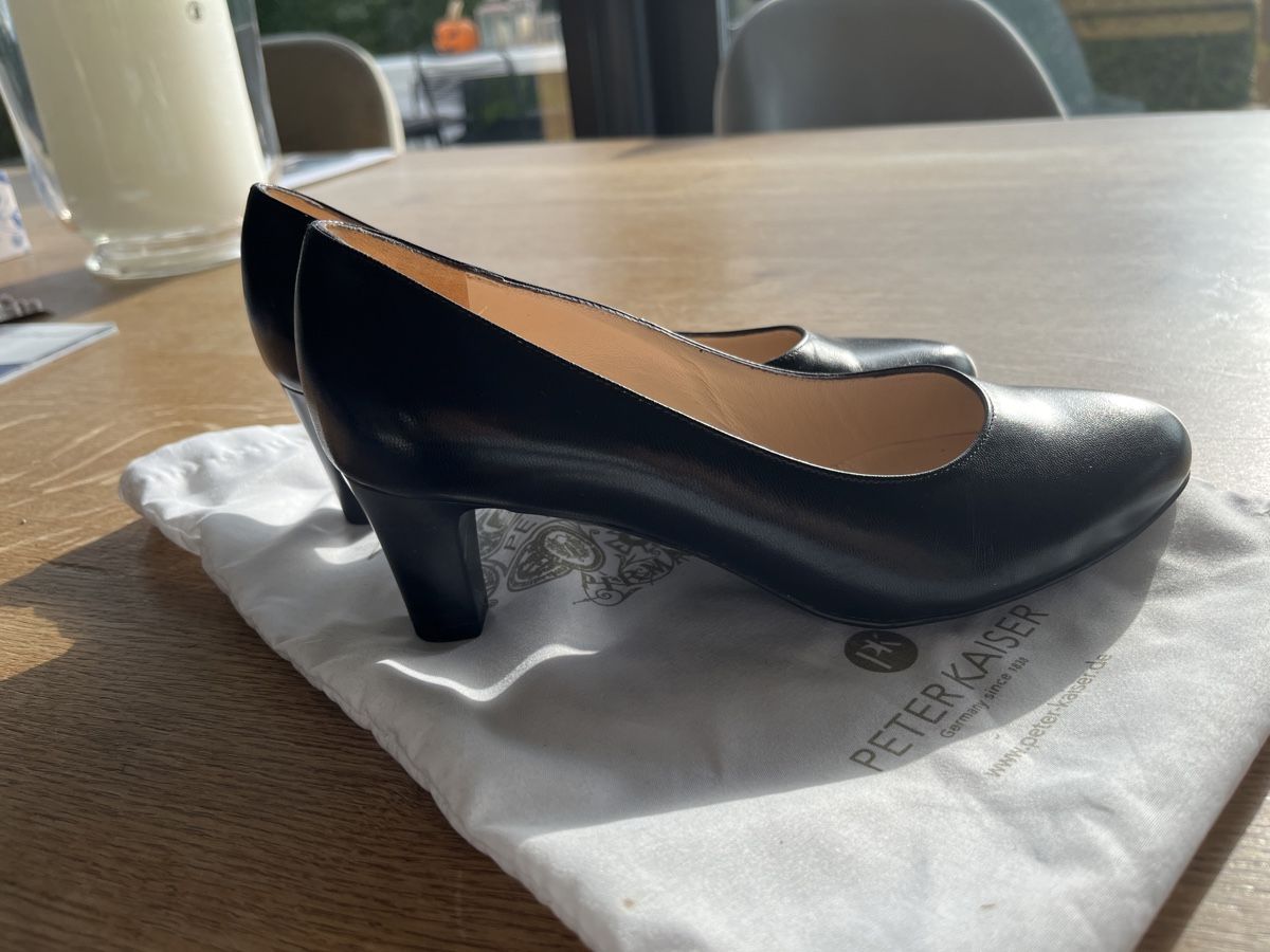 Kaiser Damenschuhe: Peter Kaiser Pumps Gr. 3 Leder schwarz neuwertig – Neu (gemäss Beschreibung) aus magden von maikik 1
