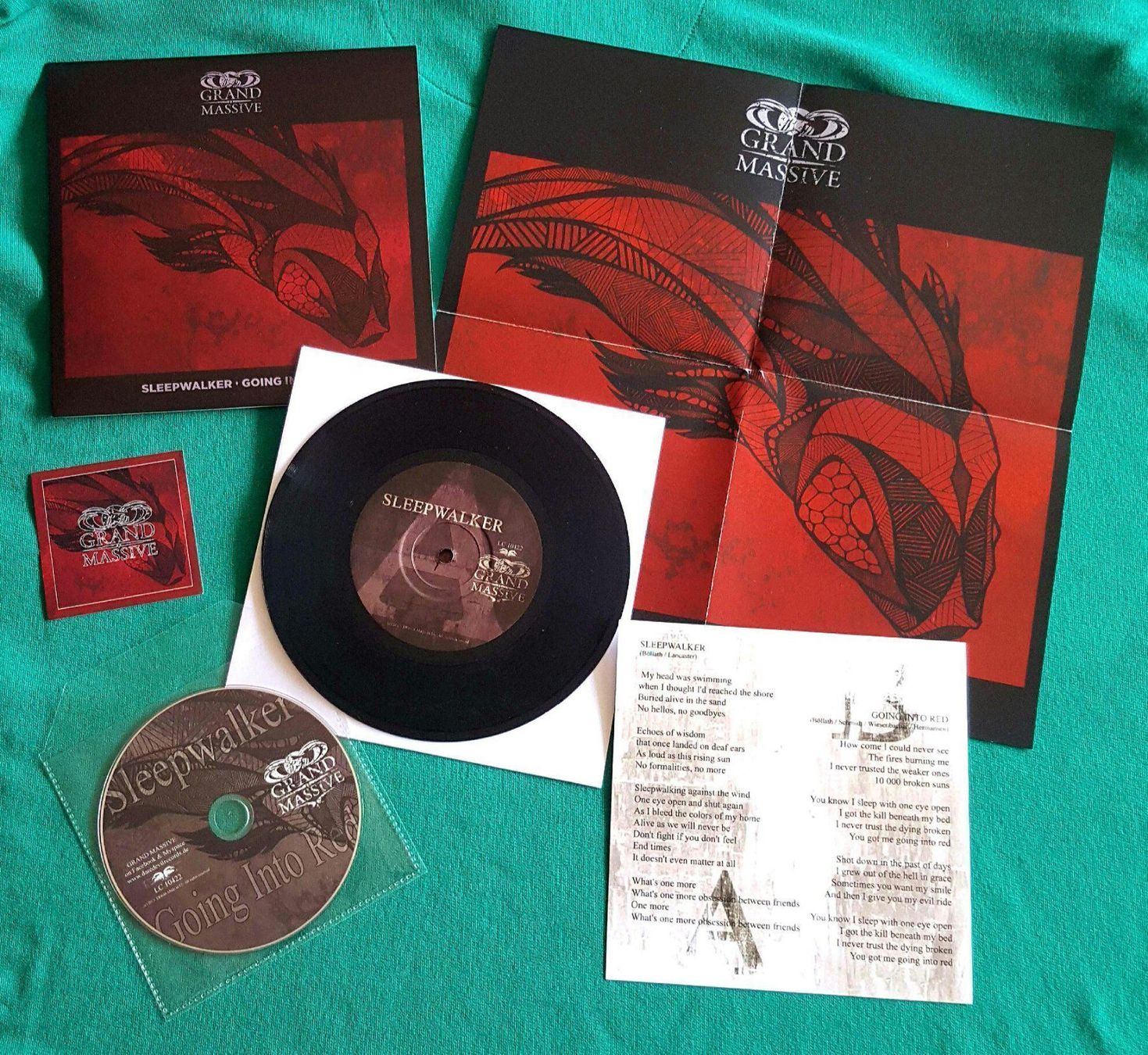 Dischi in vinile: Grand Massive – Sleepwalker / Going Into Red - 7" & CD  2013 – Nuovo (secondo la descrizione) da Uster venduto da Zardodel