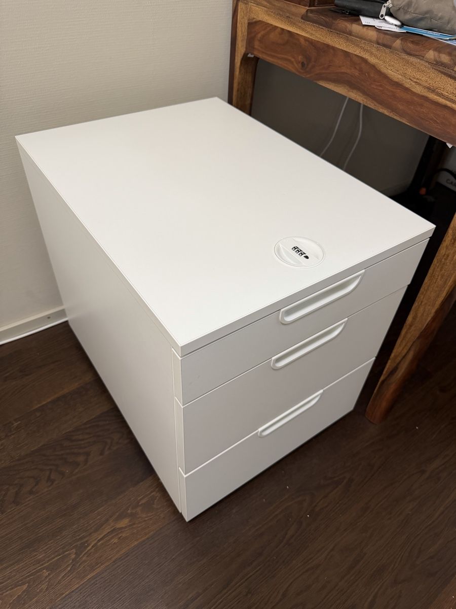 Ikea Banconi: Rollcontainer IKEA Galant. Erstklassiger Zustand! – Usato da Zürich venduto da zurichero