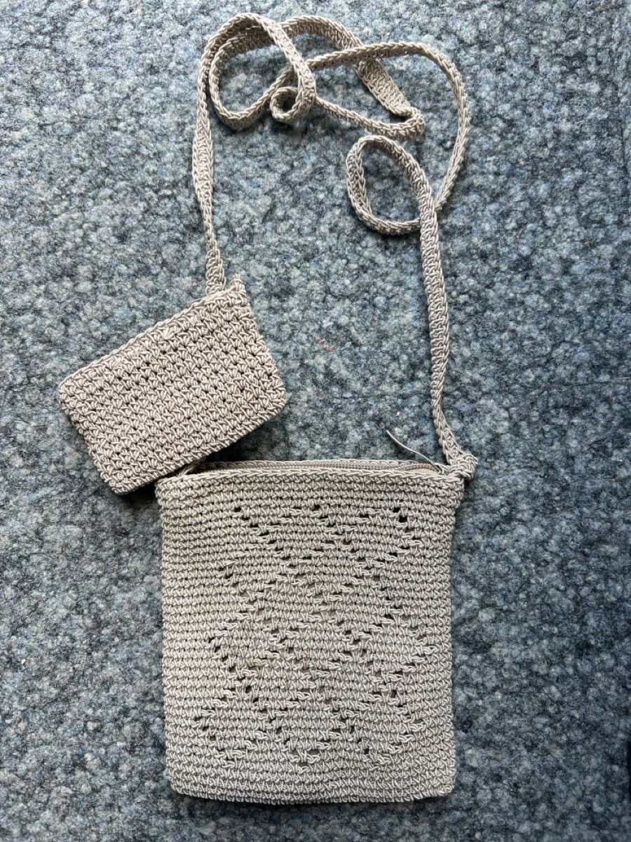 Sacs femmes: Cooles Täschchen beige – D'occasion à Oberglatt ZH par ble_75jw